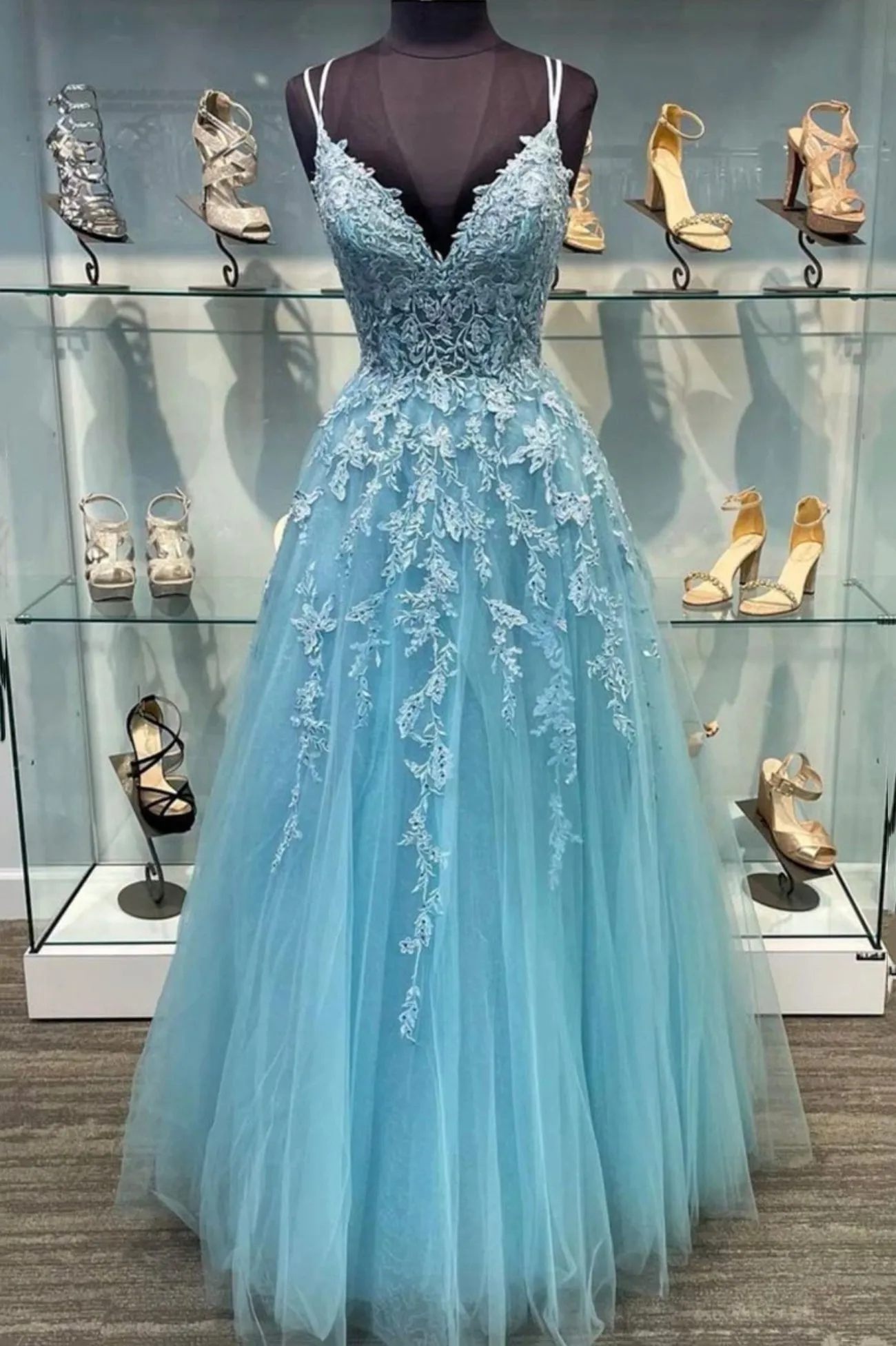 Blue V-Neck Tulle Long Prom Dresses A-Line Evening Dresses with Lace