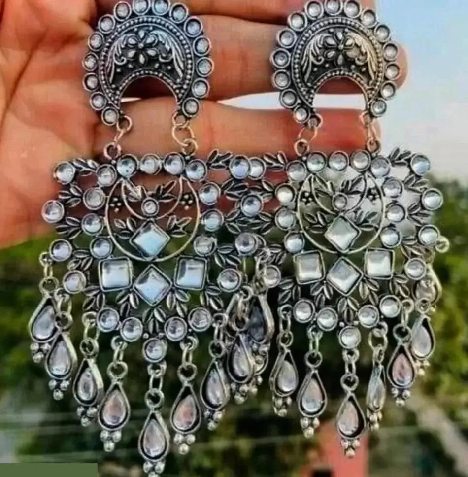 Fashionable Diva Beautiful Alloy Chandbalis Earring