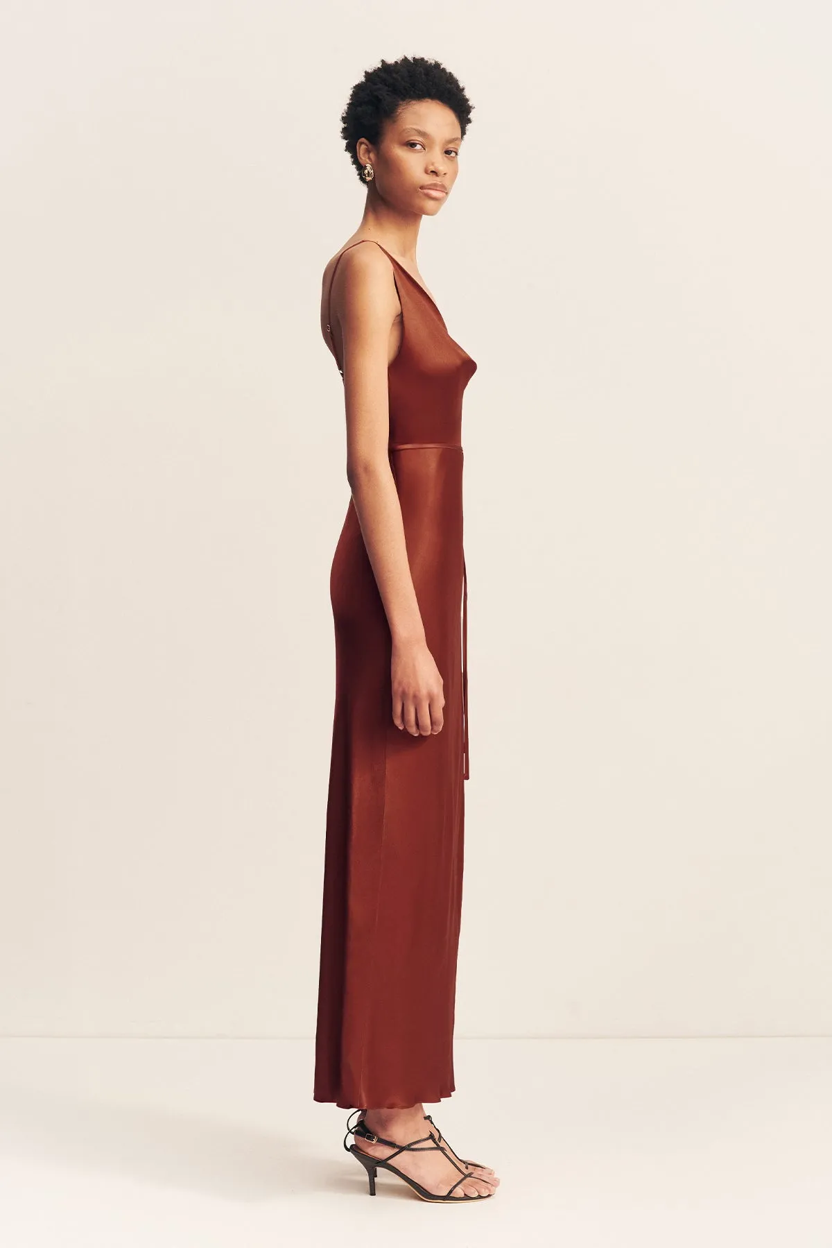 LINO DRAPED SIDE SPLIT MIDI DRESS - MAHOGANY